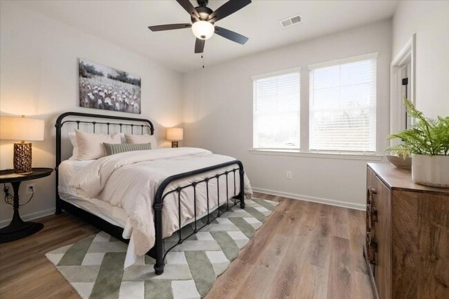 Building Photo - 299 Summit Dr W