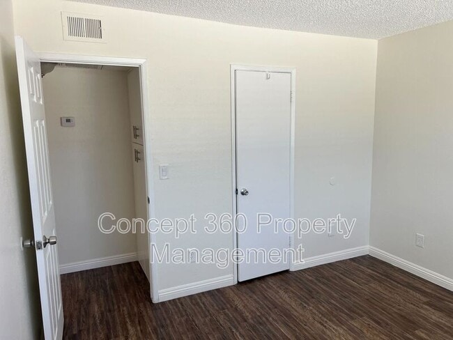 Building Photo - 4087 Farquhar Ave