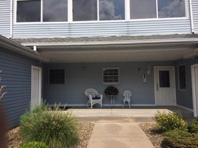 Building Photo - 3304 Baer Beach Rd