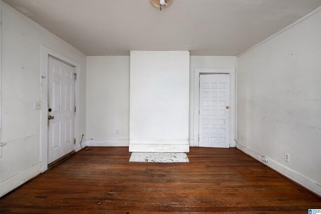 Building Photo - 1216 Waverly St