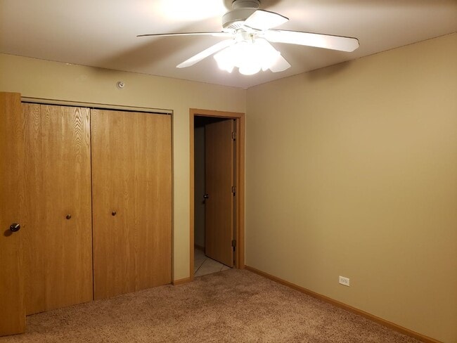 Building Photo - 2492 Dickens Dr