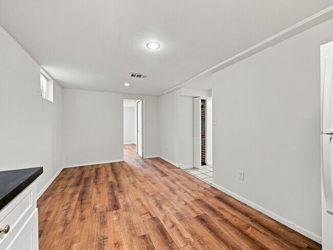 Building Photo - 2122 8th Ave