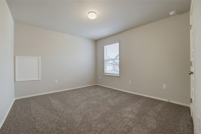 Building Photo - 4501 Bridal Veil Dr