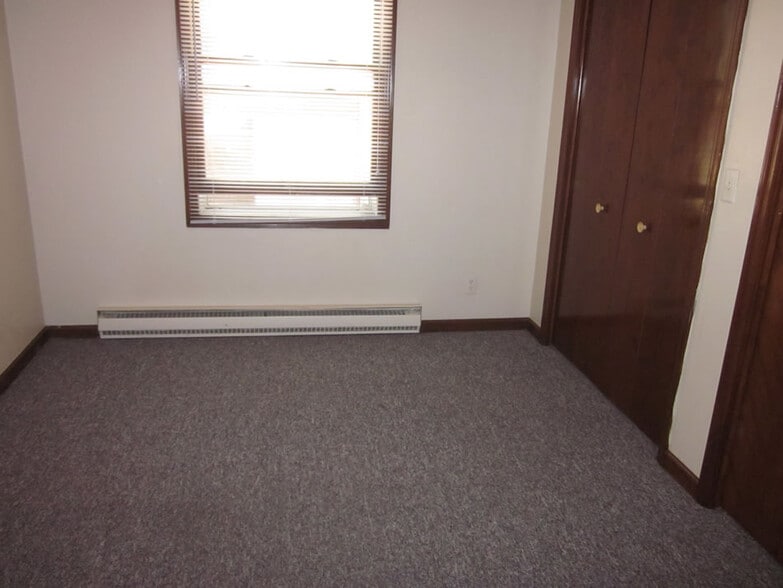 Building Photo - 606 W Healey St