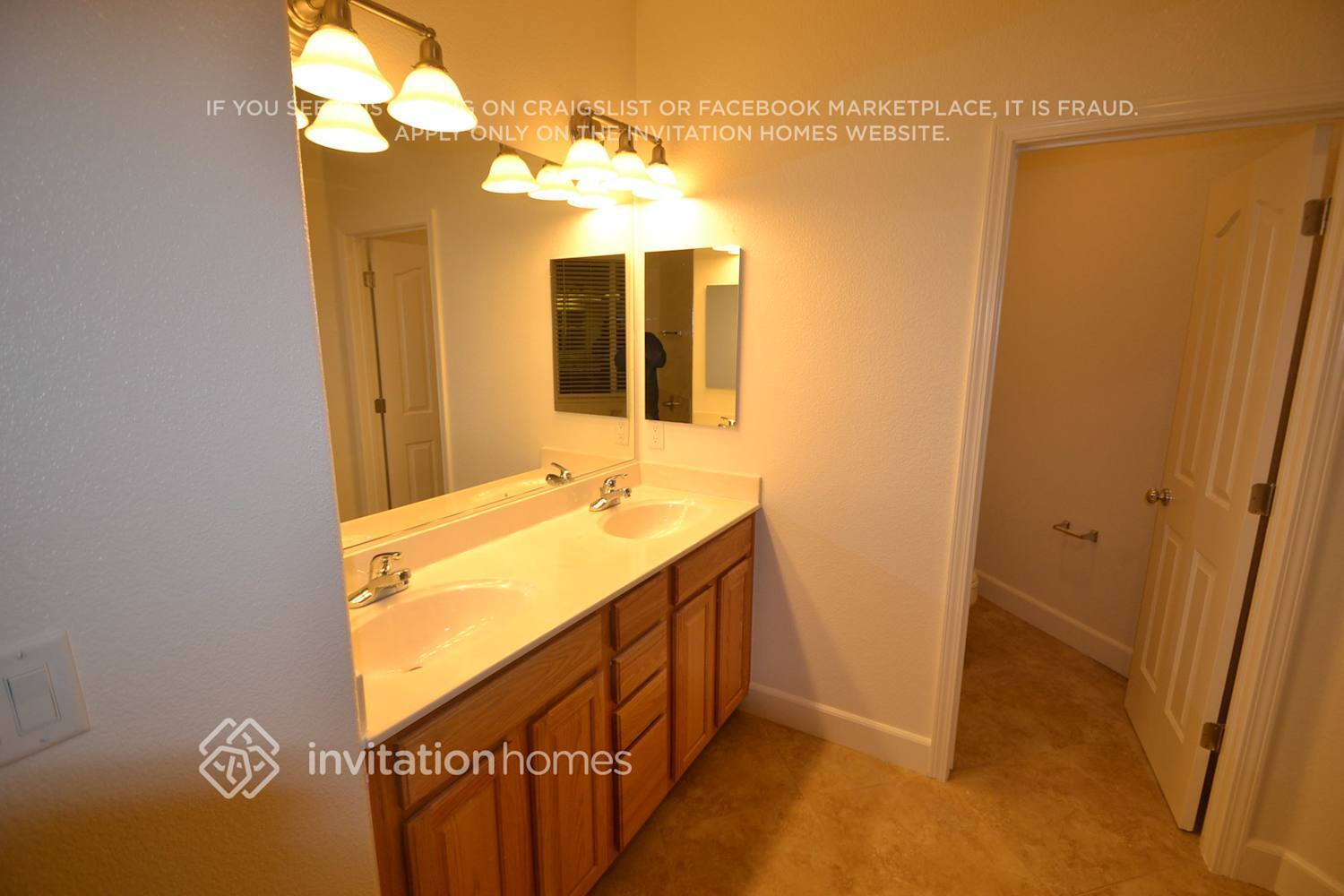 Building Photo - 5289 Moonlit Bay Way