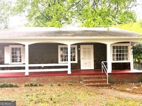 Building Photo - 513 LaPorte St SE