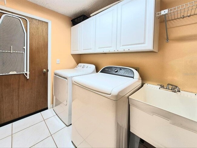 Building Photo - 3103 Cocos Rd