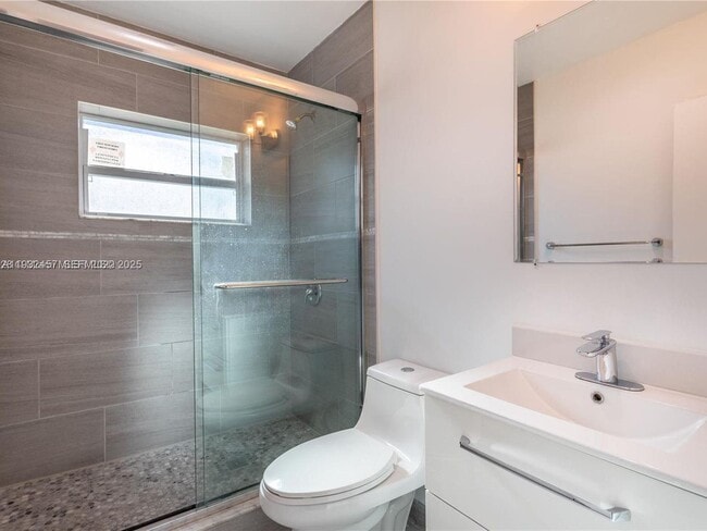 Building Photo - 2520 SW 22nd Terrace