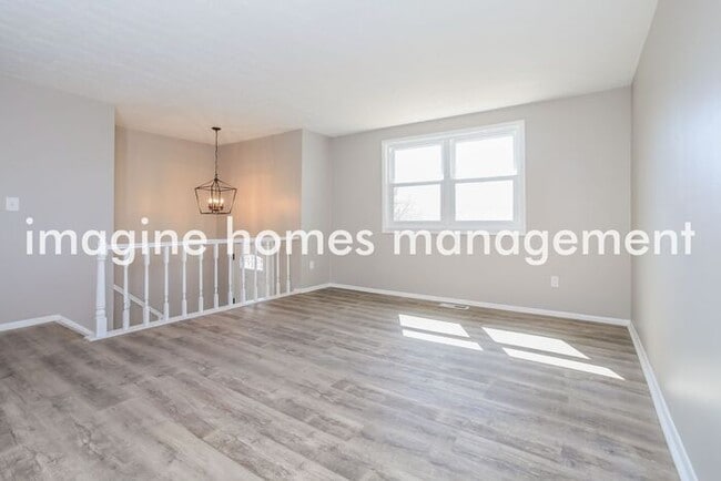 Building Photo - Available in June! Fully Renovated 4 Bedro...