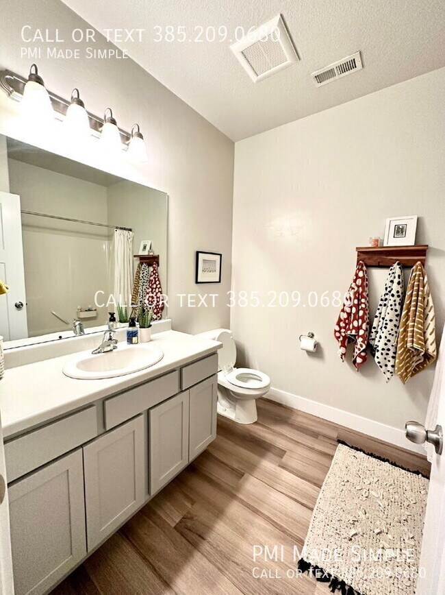 Building Photo - Move in Special! Condo with Amazing Views ...
