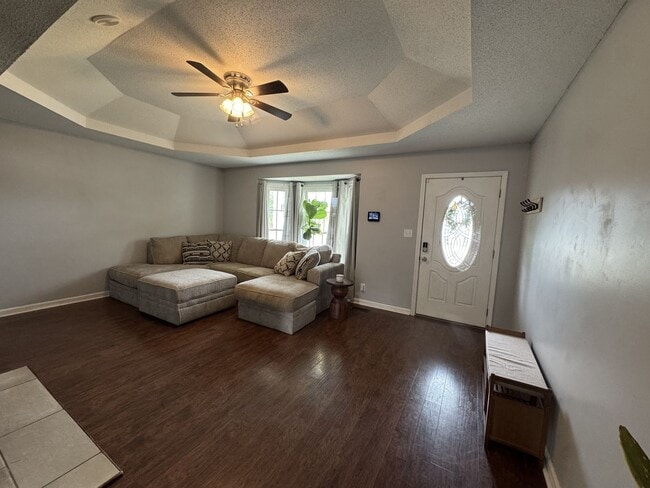 Building Photo - 1201 Crystal Dr