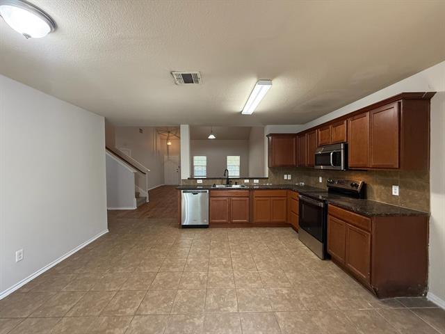 Building Photo - 701 Westwood Ct