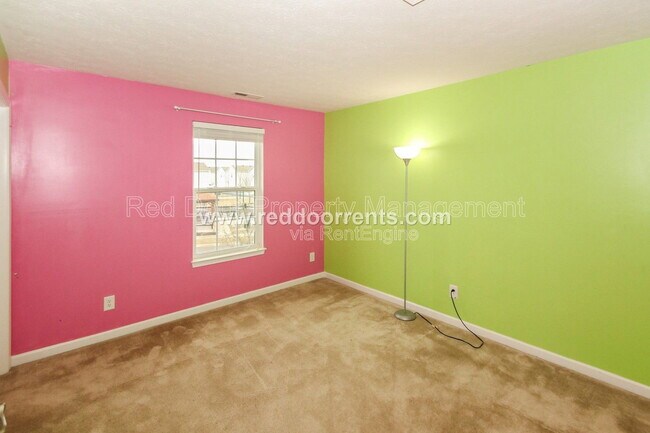 Building Photo - 10031 Golden Dr