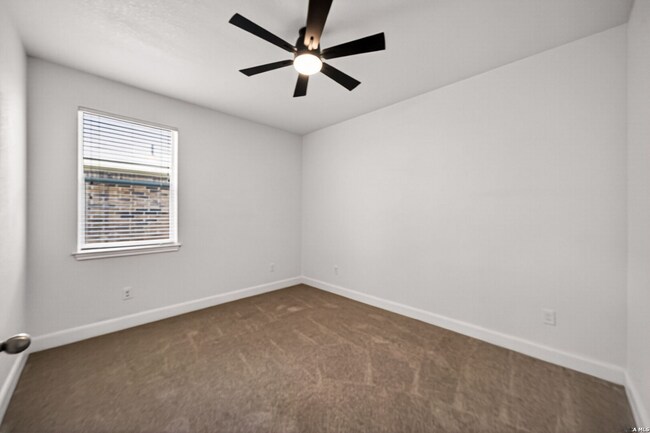 Building Photo - 7915 Cenote Dr
