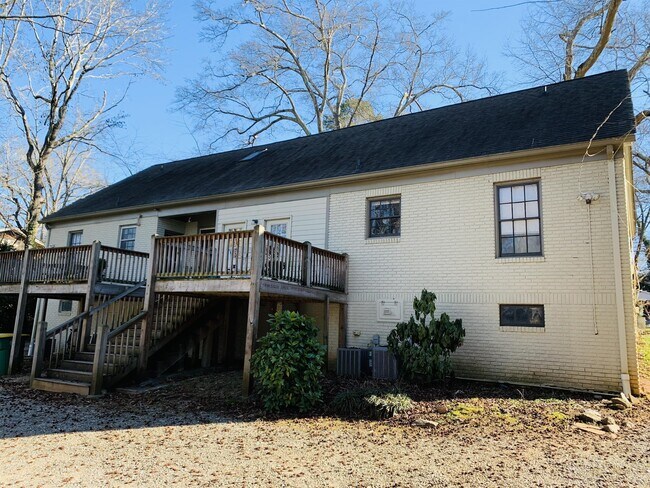 Building Photo - 287 Morton Ave