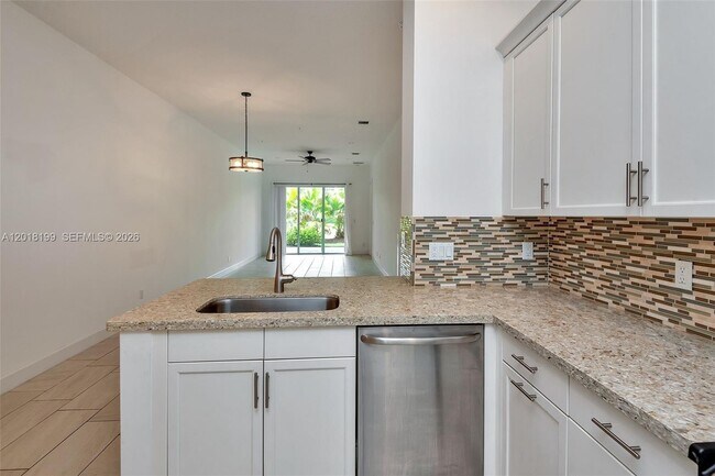 Building Photo - 22954 Clear Echo Dr