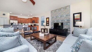 Building Photo - 1456 N Myrtlewood St