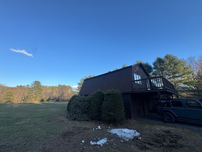 Building Photo - Cozy 2-Bedroom Second-Floor Home with Backyard & Deck