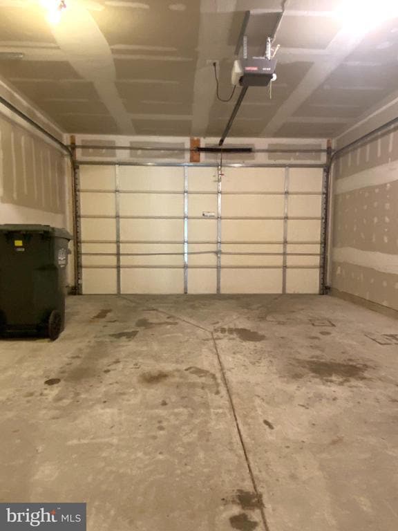 Building Photo - 12646 Heron Ridge Dr