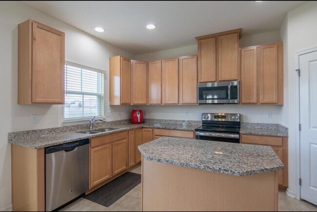 Building Photo - 6143 Brandon Dr