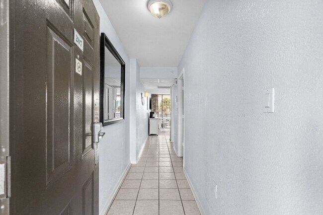 Building Photo - 2310 N Ocean Blvd