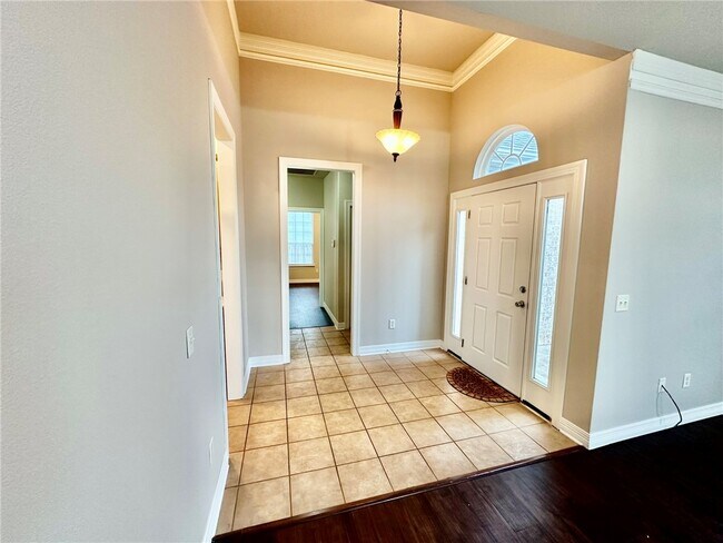 Building Photo - 2846 Eaglecrest Cir