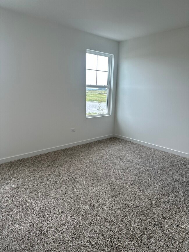 Building Photo - 2428 Semillon St