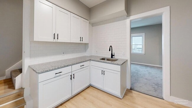 Building Photo - Old Brooklyn Area - 3 Bedrooms - Single Fa...