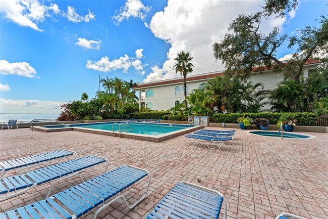 Building Photo - 2413 Bayshore Blvd