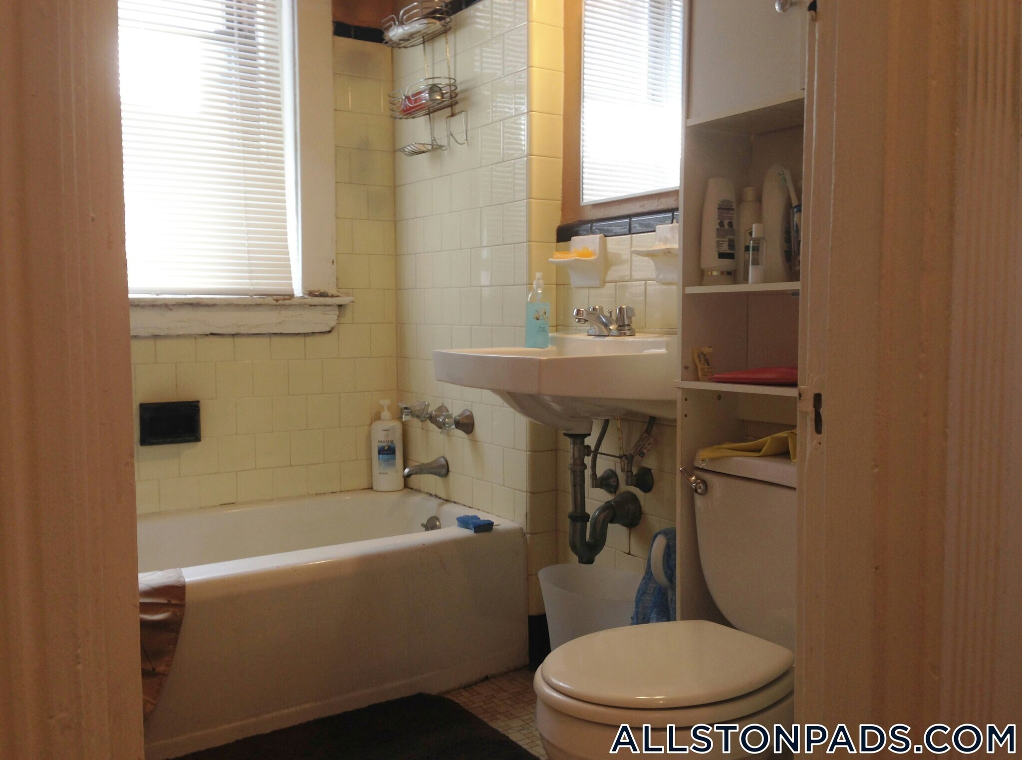 Building Photo - 215 Harvard Ave