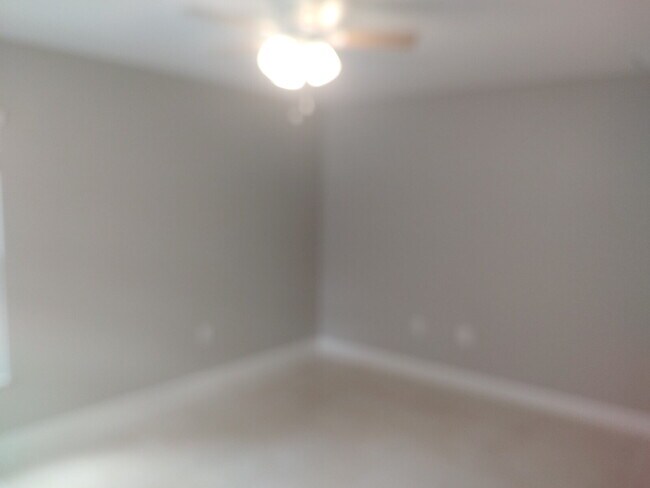 Building Photo - "Spacious 4-Bedroom with 3 Full Baths - 2,...