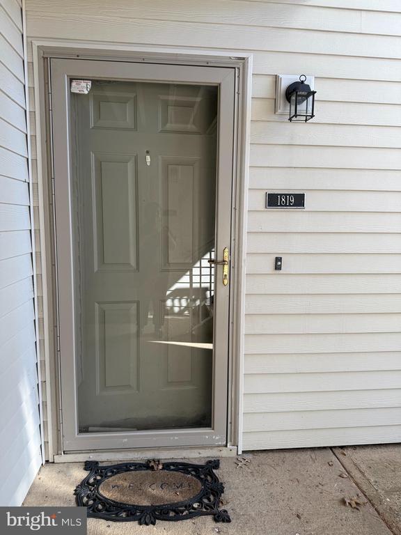 Building Photo - 1819 Ravens Crest Dr