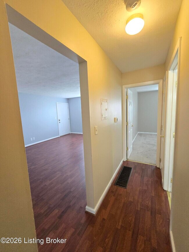 Building Photo - 2831 Goose Creek Rd