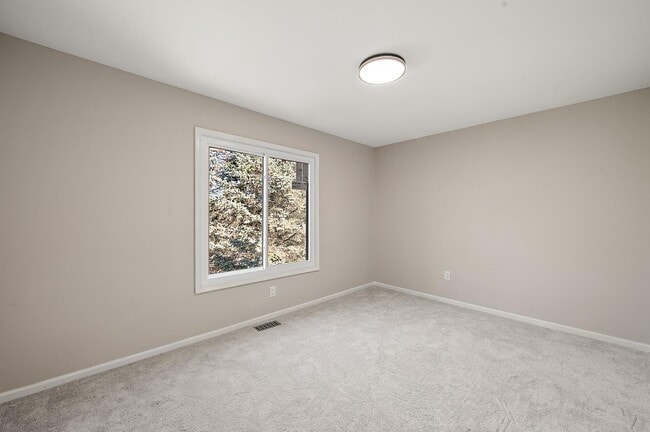 Building Photo - 28849 Hearthstone Dr