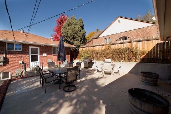 Building Photo - 2Bed/2Bath Home in Sloan's Lake