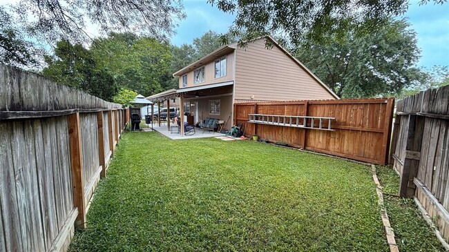 Building Photo - 10319 Oak Limb Dr