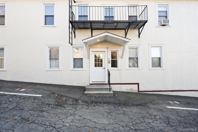 Building Photo - 9 Wolden Rd