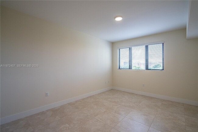 Building Photo - 1091 Galiano St