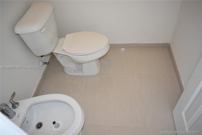 Building Photo - 6930 NW 106th Ave