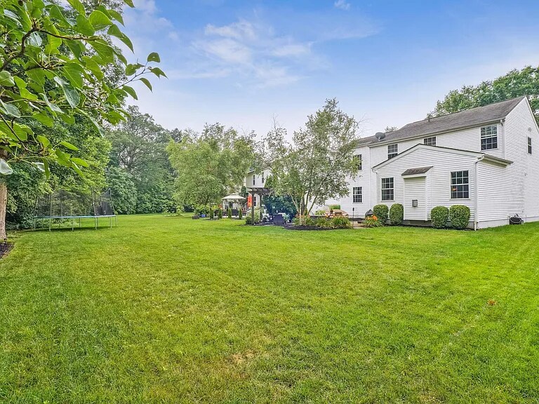 Building Photo - 6138 Highlander Dr