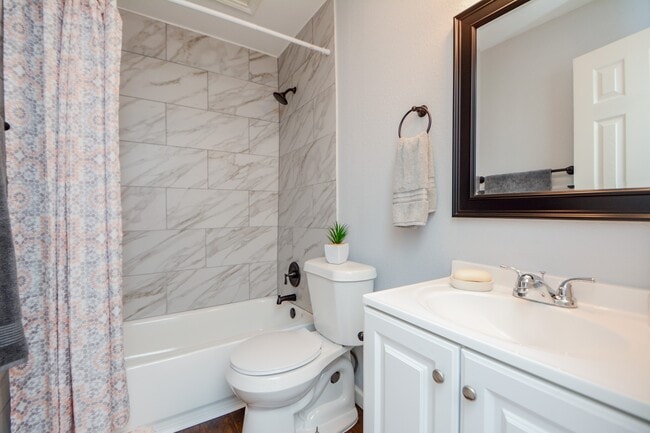 Building Photo - 51 Harbour Row Dr