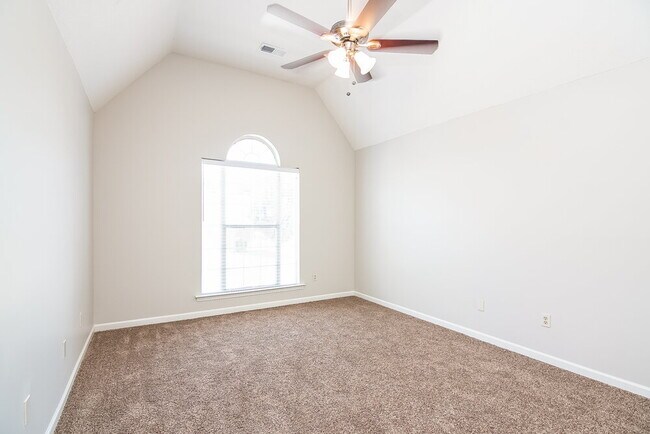 Building Photo - 5636 Sycamore Woods Dr