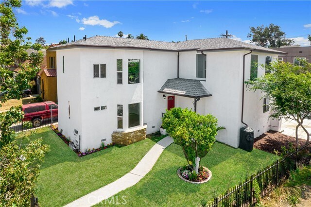 Building Photo - 1372 Carmona Ave