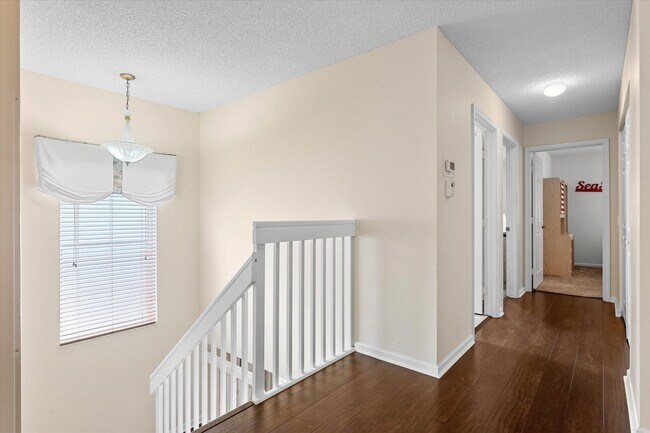 Building Photo - 7061 Chesapeake Cir