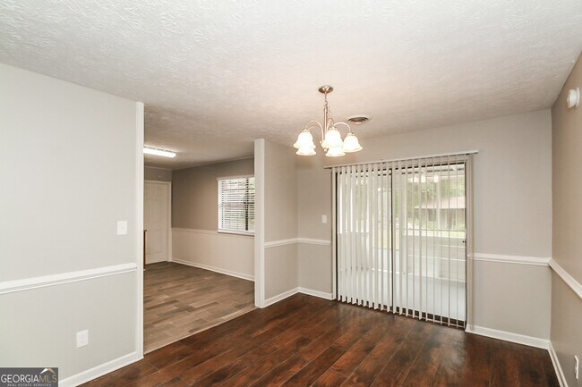 Building Photo - 155 Hunt Ridge Dr
