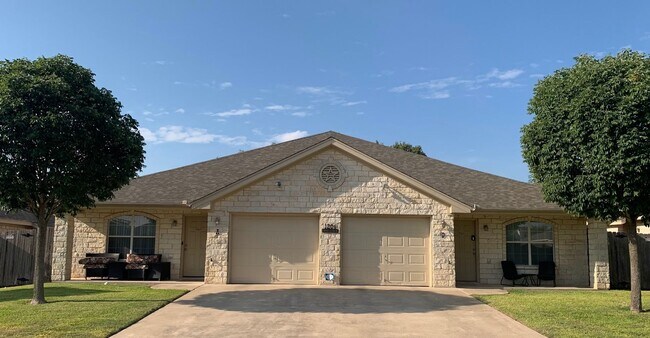 Building Photo - 1204 Powder River Dr