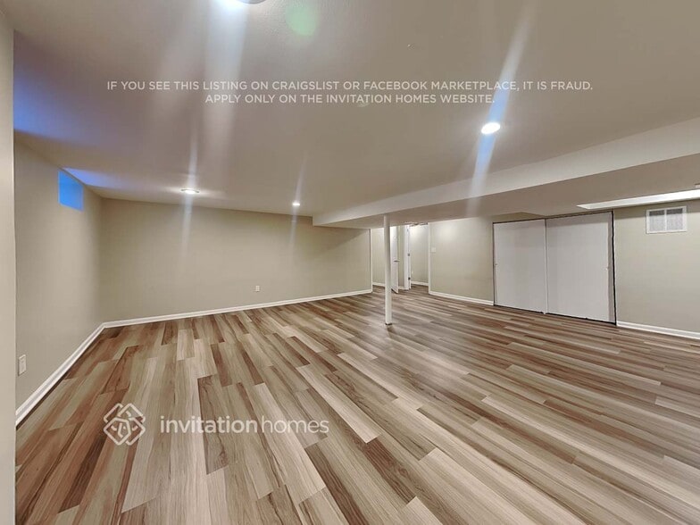 Building Photo - 2652 Maple St