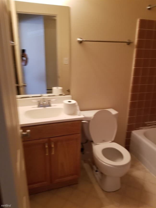 Building Photo - 1 br, 1 bath Apartment - 731 Packard St 117