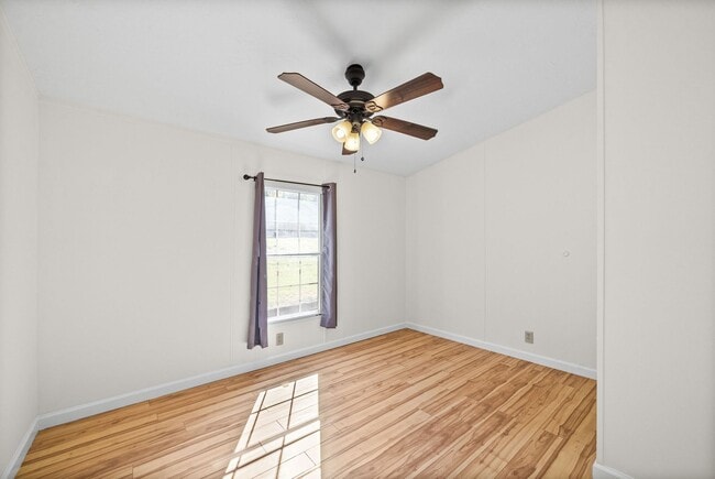 Building Photo - 315 Riverview Dr