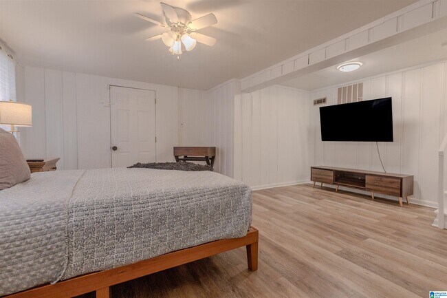 Building Photo - 1404 36th St N